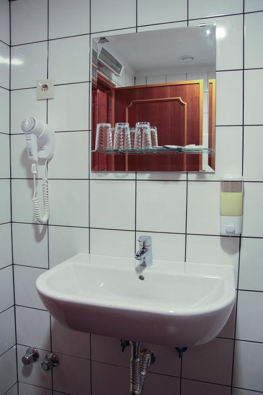 Hotel Kamanga Tomar Esterno foto
