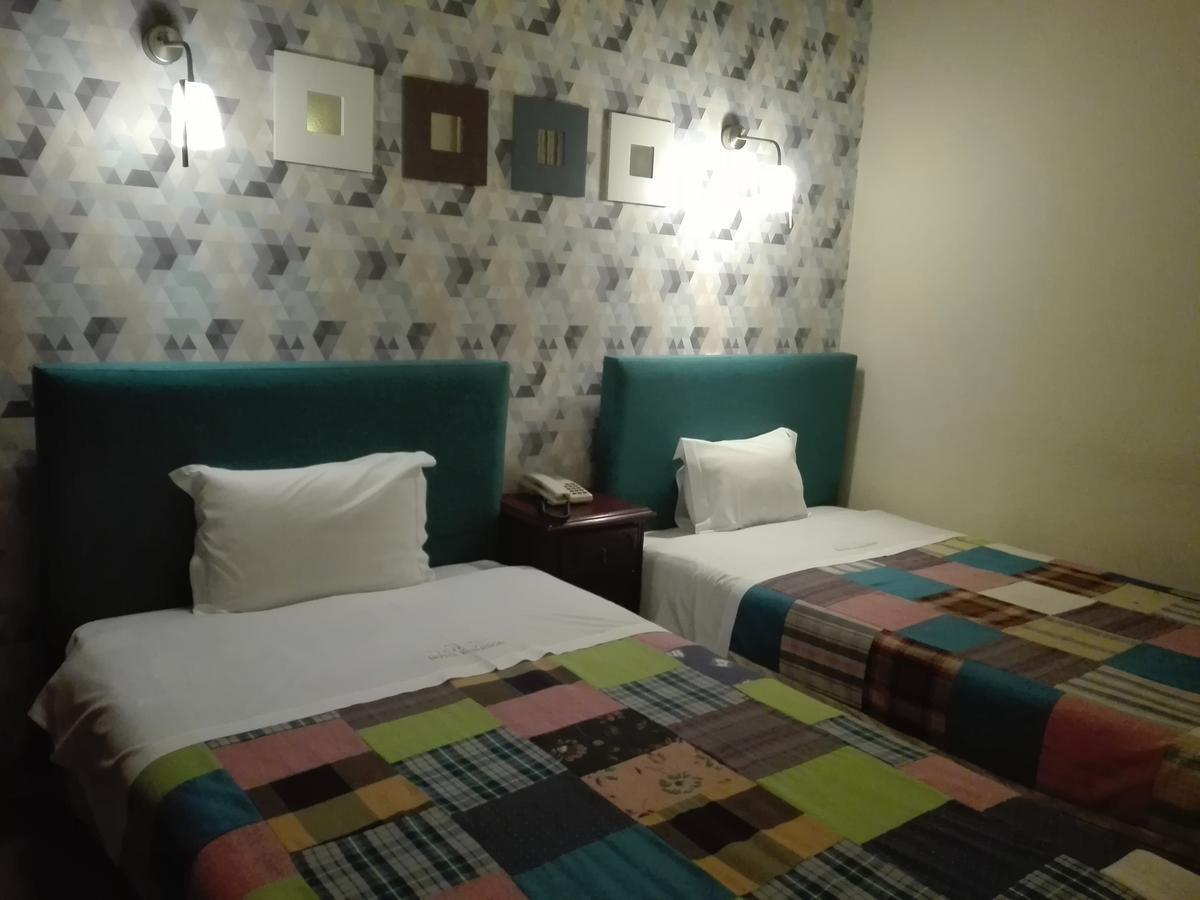 Hotel Kamanga Tomar Esterno foto