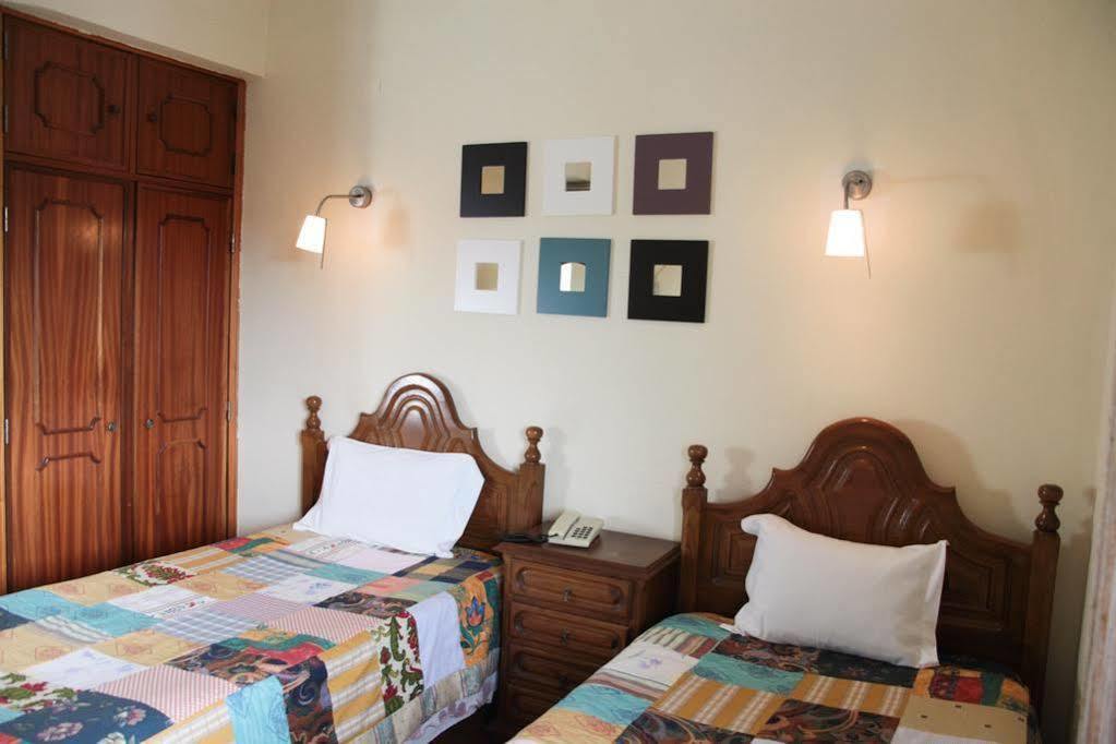 Hotel Kamanga Tomar Esterno foto
