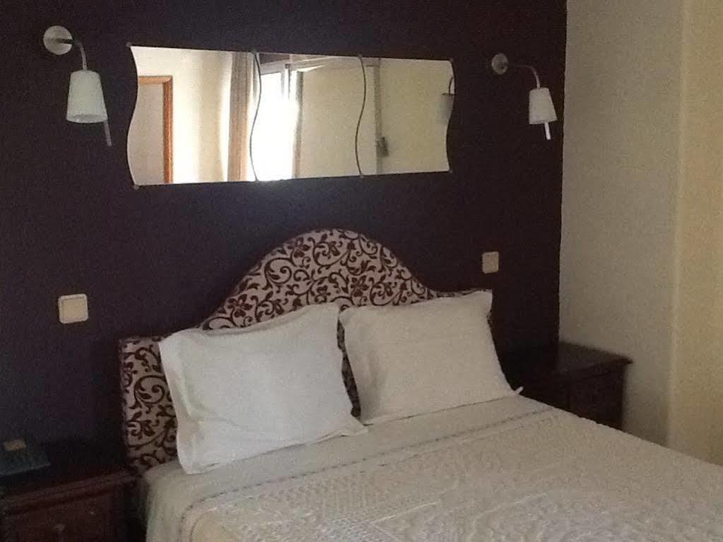 Hotel Kamanga Tomar Esterno foto