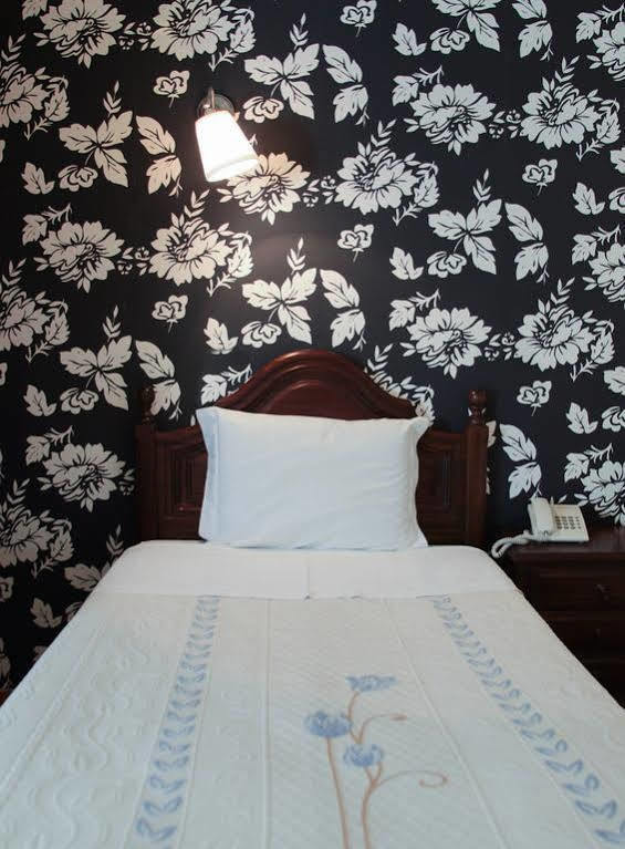 Hotel Kamanga Tomar Esterno foto